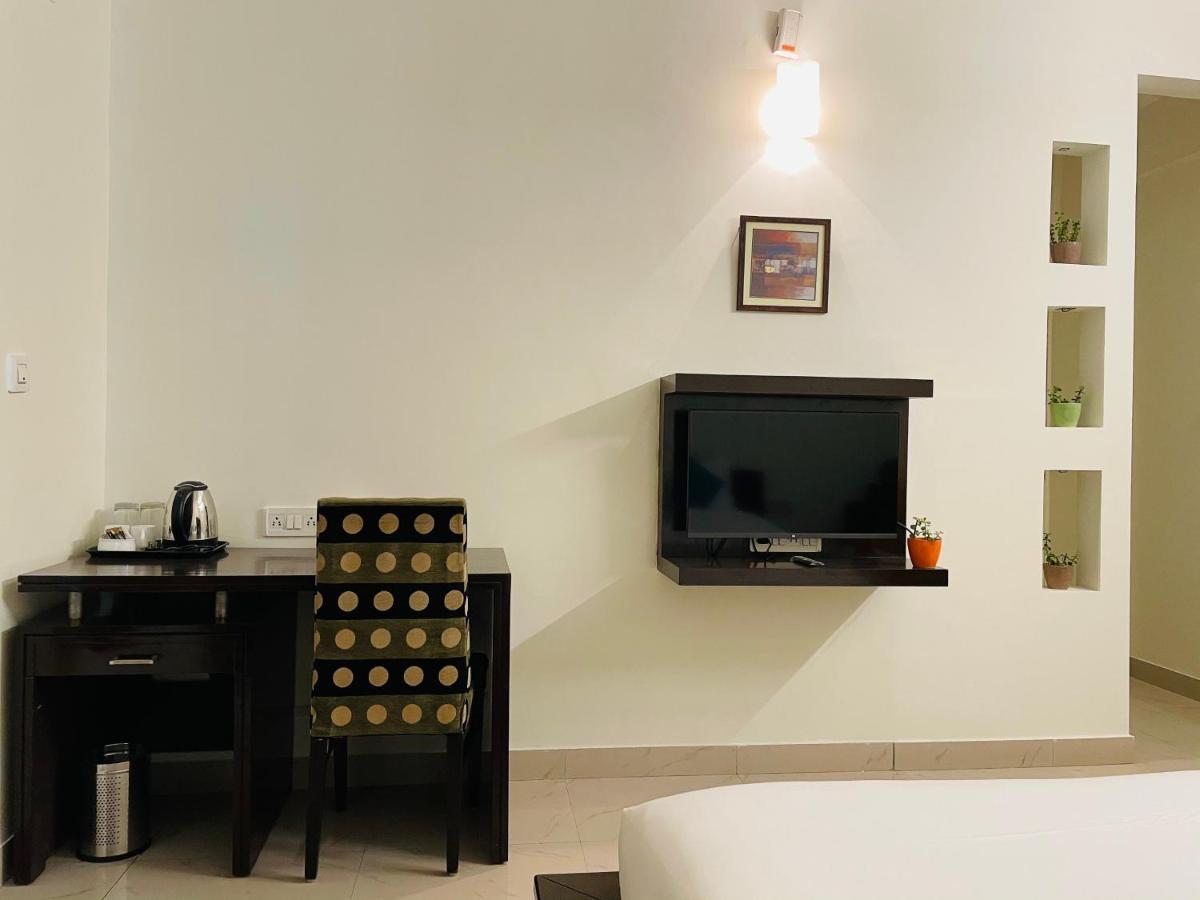 Sanctum Suites Domlur Bangalore Eksteriør bilde