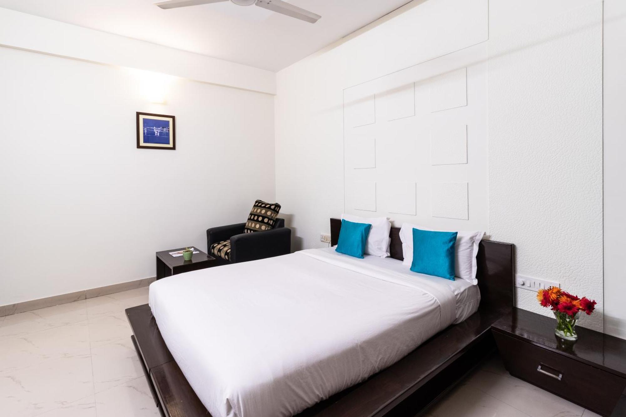 Sanctum Suites Domlur Bangalore Rom bilde